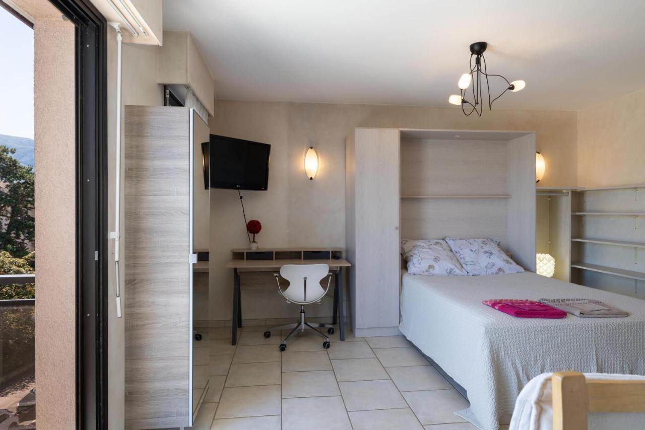 Appartement Studio avec vue sur Montagne à Annecy Extérieur photo
