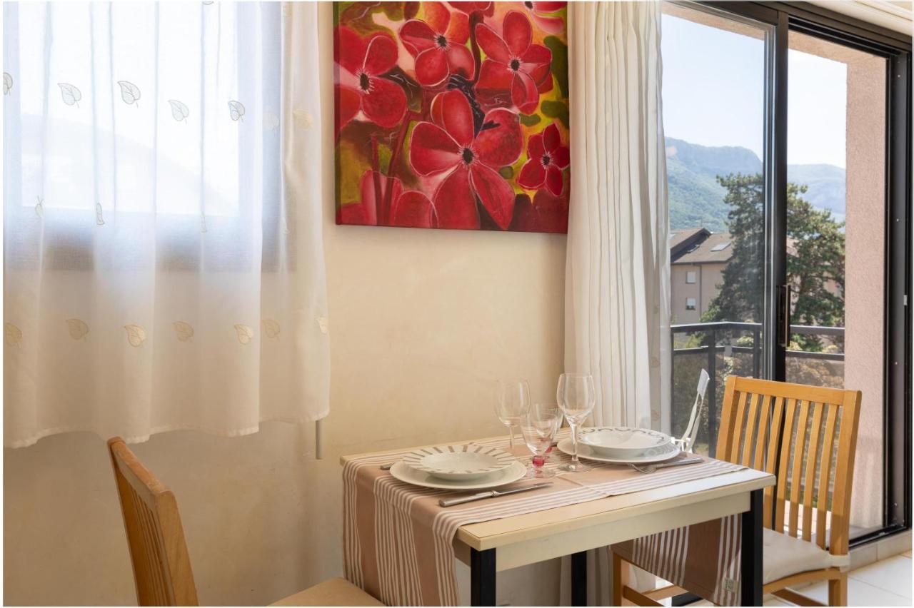 Appartement Studio avec vue sur Montagne à Annecy Extérieur photo